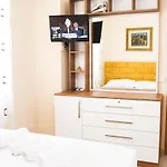 Comfortable Golem Beach Apartment